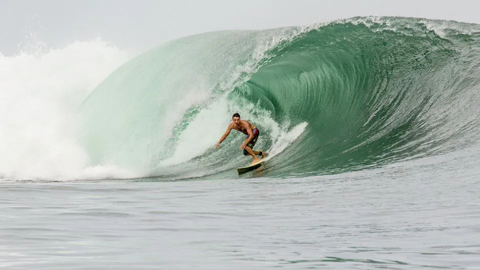 glen surfing the point morro negrito