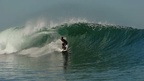 panama surf the point getting barreled